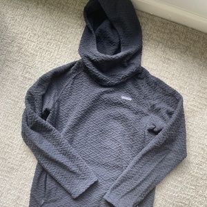 navy blue Patagonia sweatshirt, size m.